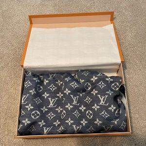 Louis Vuitton denim shawl in blue